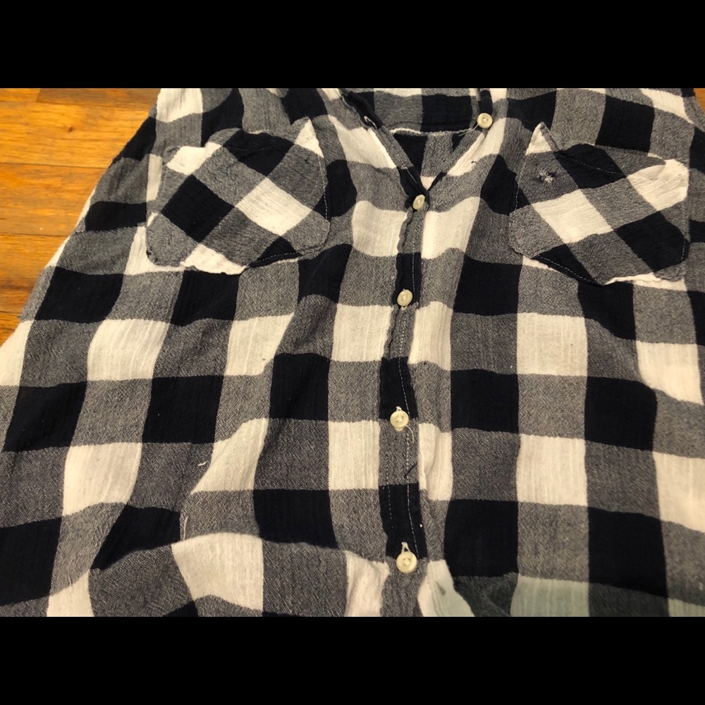 Checkered Pattern Tank Top - Picture 3 of 4